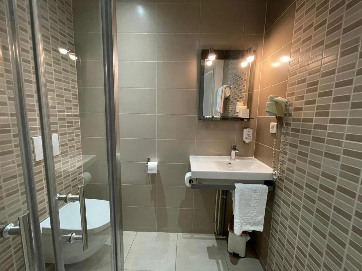 Royal Hôtel Angers Ngoại thất bức ảnh